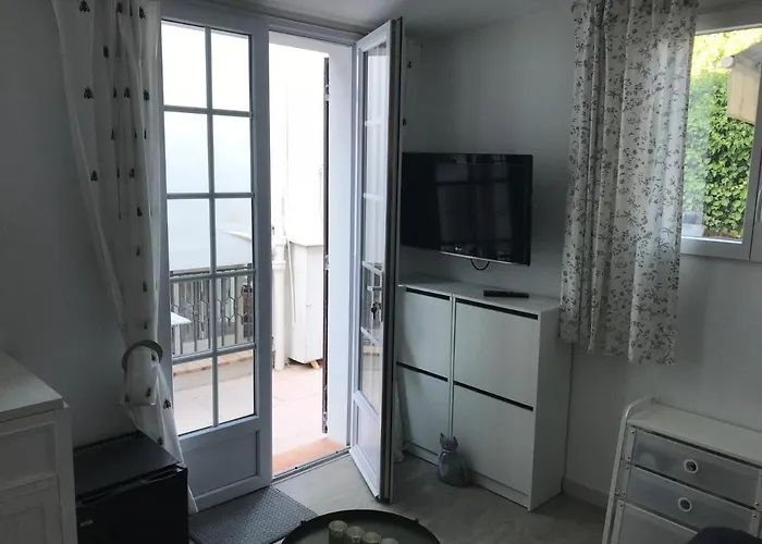 Bed and Breakfast Les fleurs à Cannes